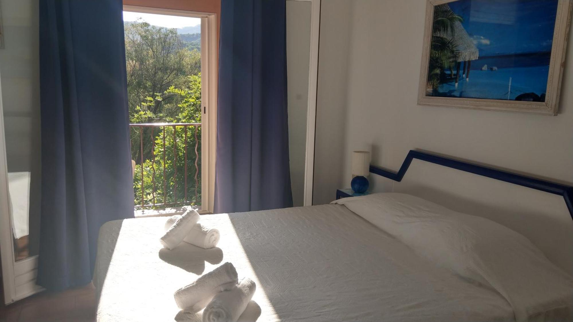 Athenopolis Hotel Гримо Екстериор снимка