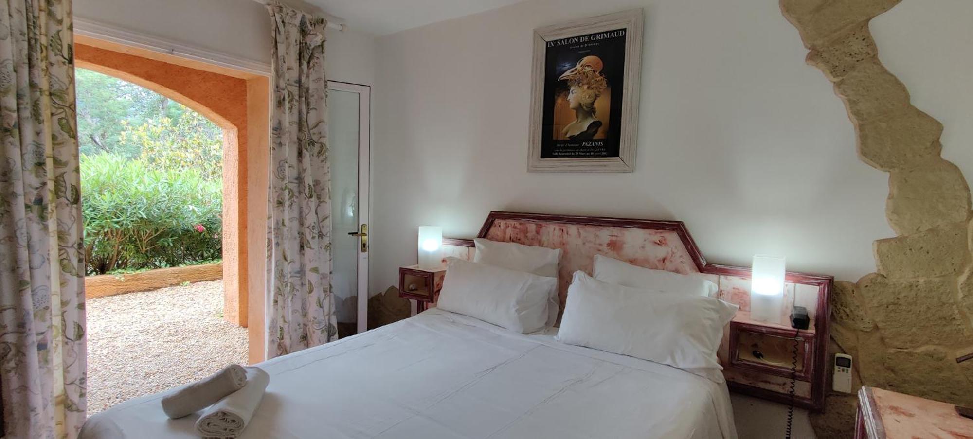 Athenopolis Hotel Гримо Екстериор снимка