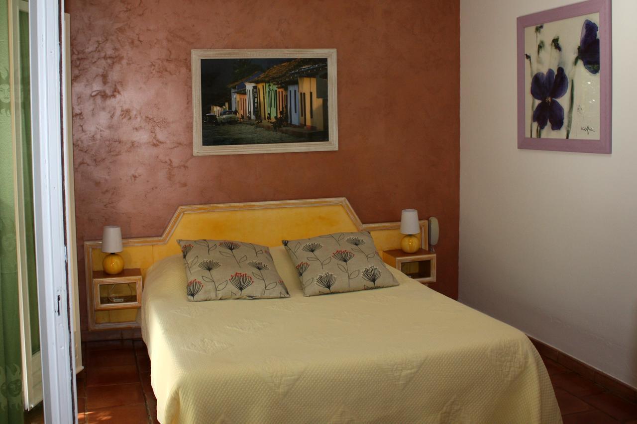 Athenopolis Hotel Гримо Екстериор снимка