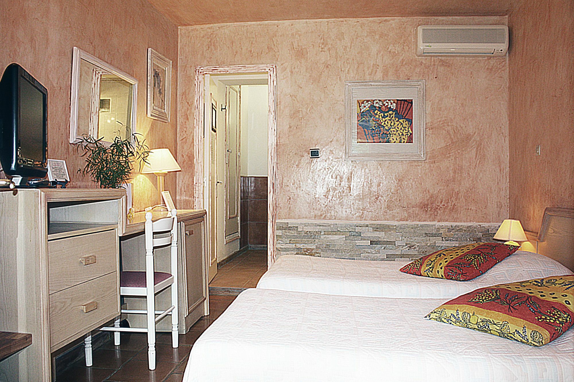 Athenopolis Hotel Гримо Екстериор снимка